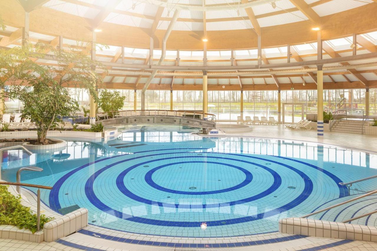 Strandnah Mit Terrasse, Gratis Nutzung Vom Ahoi Erlebnisbad Und Sauna In Sellin - Strandhaus Moenchgut Fewo06 Лоббе Екстер'єр фото